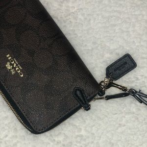 *BRAND NEW* Brown Coach Wallet/Wristlet
